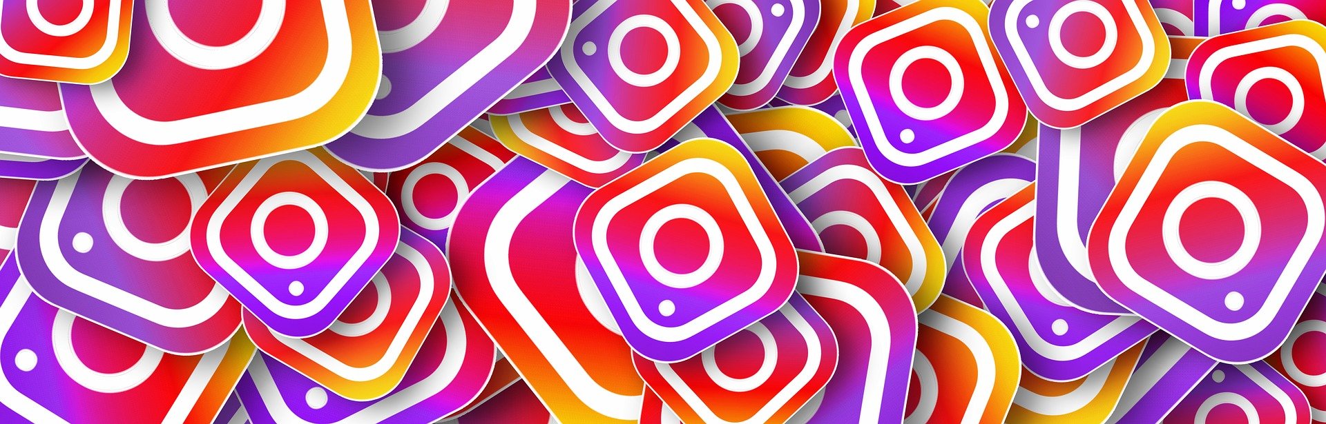 multiple colorful instagram logos overlapping each other